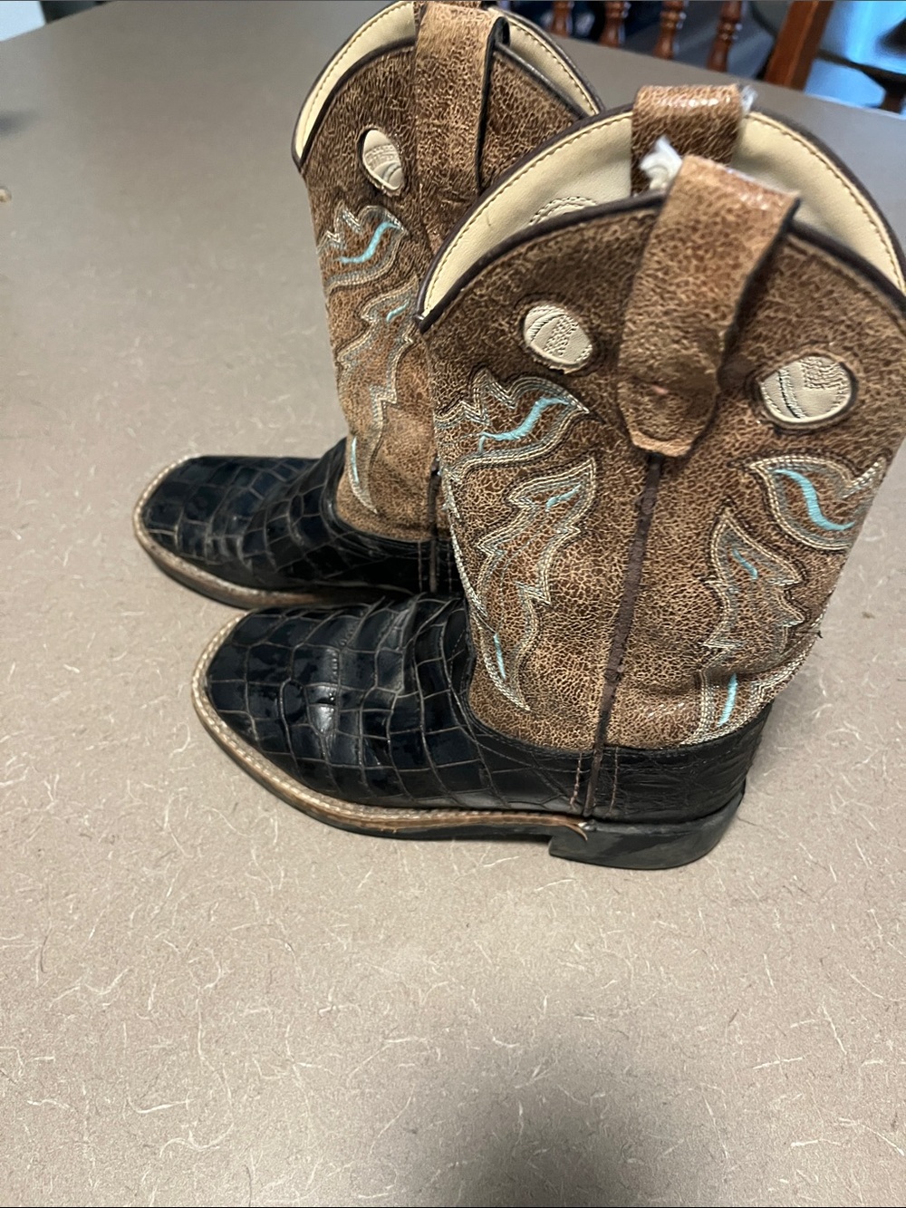 Kids Old West Two-Tone Western cowboy boots— Brown Shaft with Dark brown front.
